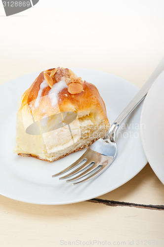 Image of sweet bread donut cake