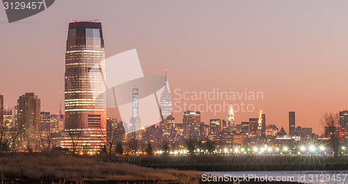 Image of new york city skyline and surroundings