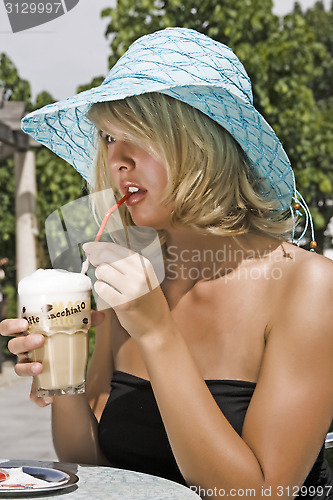 Image of young woman in Icecoffee