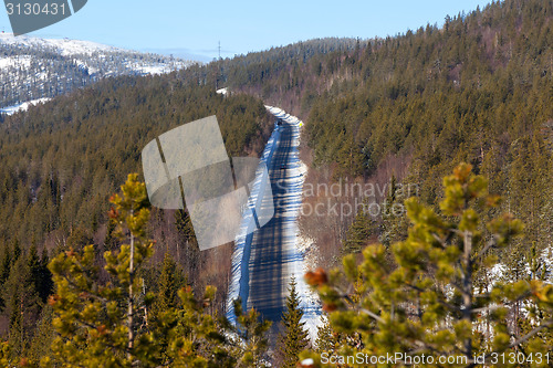 Image of road in the mountains