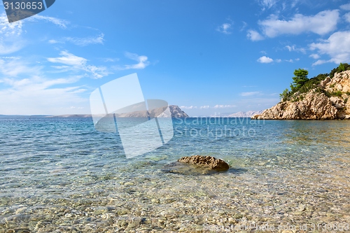 Image of Coastline with horizon and sky