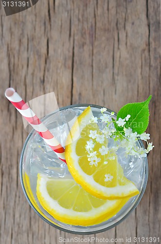 Image of elderflower juice with lemon