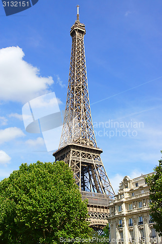 Image of Eiffel Tower in Paris