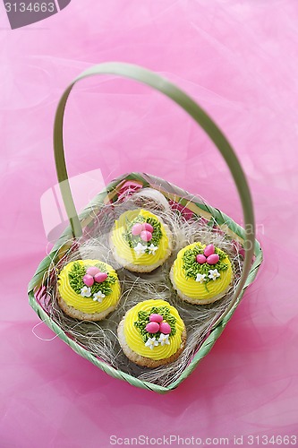 Image of Easter cupcakes