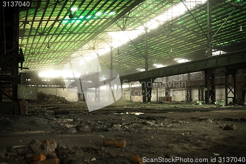 Image of Large empty hall with concrete walls