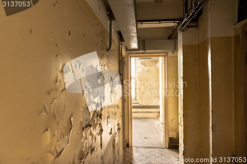 Image of Light through window at corridor