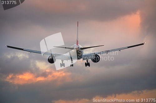 Image of Landing airplane