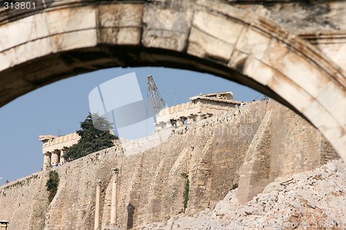 Image of parthenon through arch