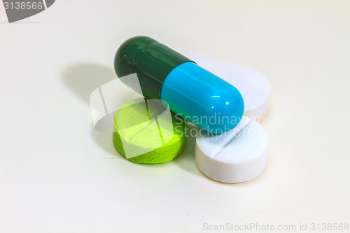 Image of Heap of medicine pills