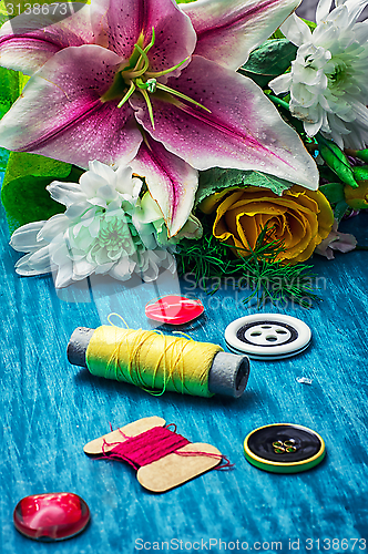 Image of thread and buttons