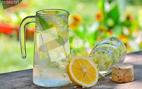 Image of elderflower juice 