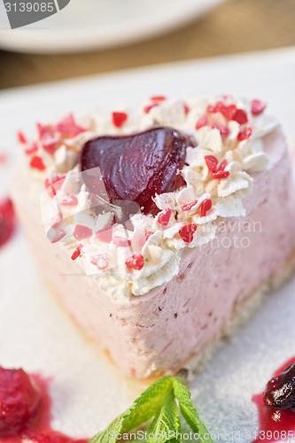 Image of heart-shaped valentine cake