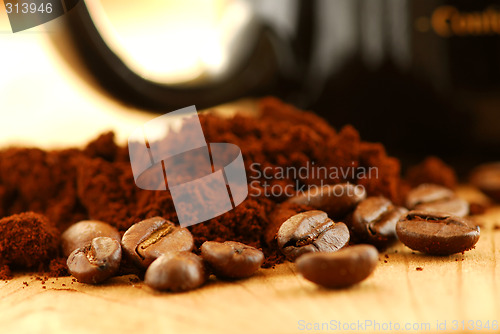 Image of Coffee beans and ground coffee