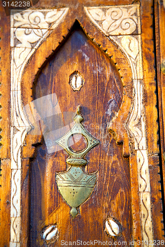 Image of grey metal rusty      morocco in shell