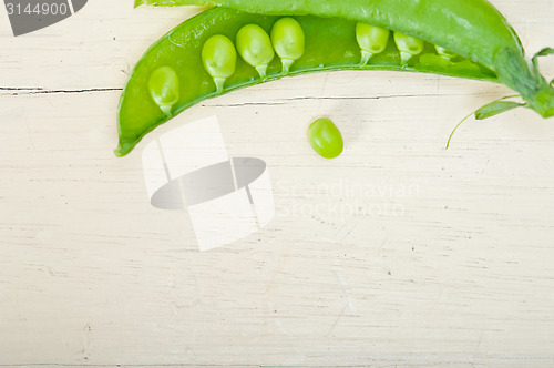 Image of hearthy fresh green peas 