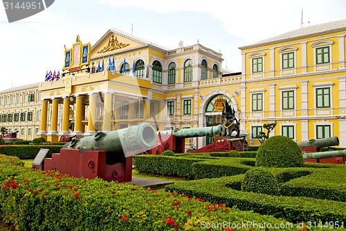 Image of   cannon bangkok in thailand   flag