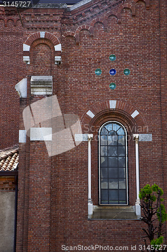 Image of rose window  italy  lombardy     in  the   campo     closed bric