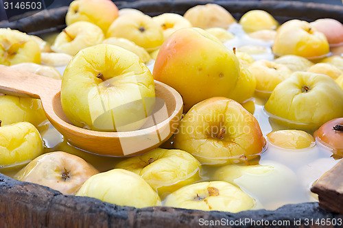 Image of Pickled apples.