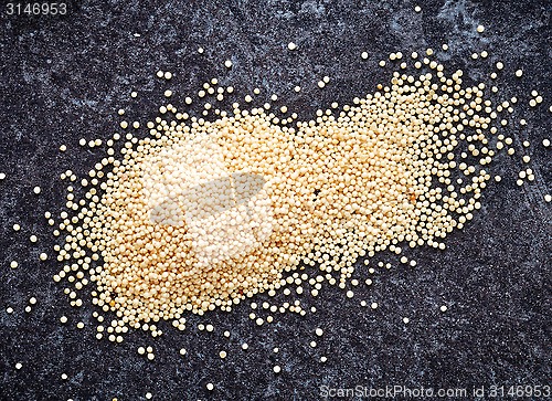 Image of heap of amaranth seeds