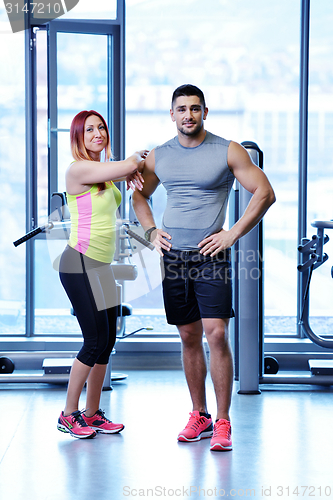 Image of couple at the gym