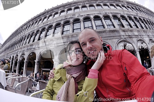 Image of happy couple in venice