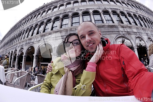 Image of happy couple in venice