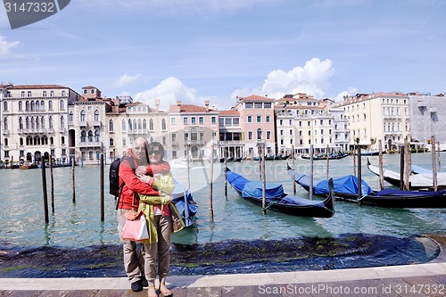 Image of happy couple in venice