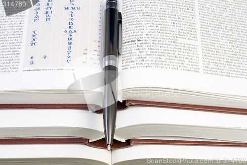 Image of Pen on the Books