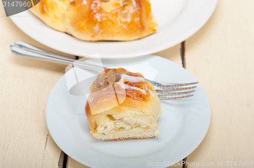 Image of sweet bread donut cake