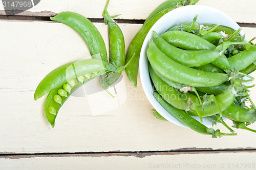 Image of hearthy fresh green peas 