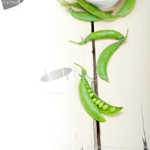 Image of hearthy fresh green peas 