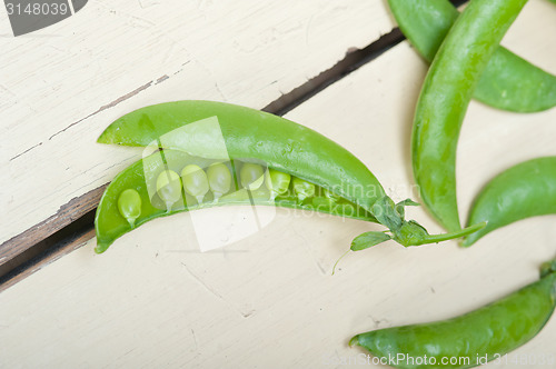 Image of hearthy fresh green peas 