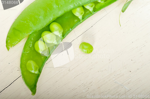 Image of hearthy fresh green peas 