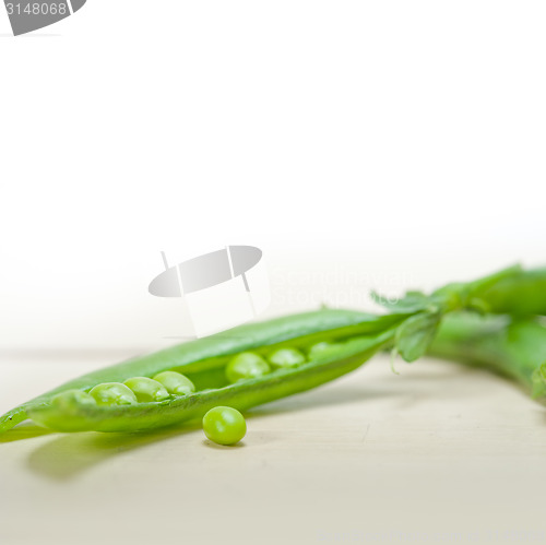 Image of hearthy fresh green peas 