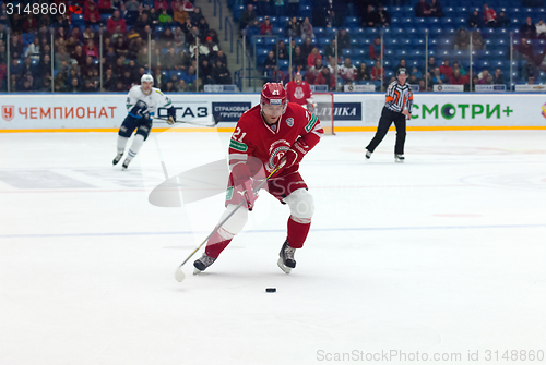 Image of Nikita Viglazov (21) with a puck