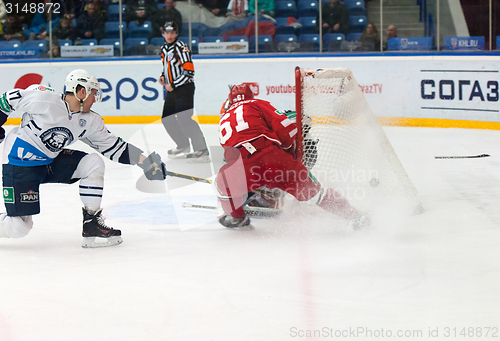 Image of Andrew Murray (17) defends the gate