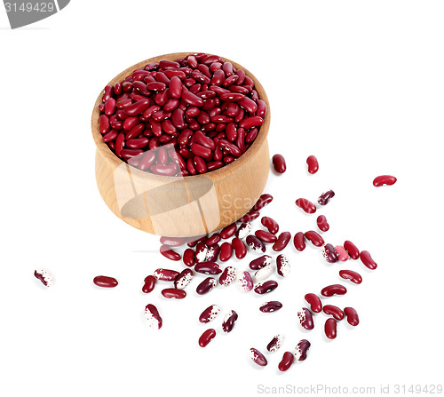 Image of Red haricot beans in wooden bowl