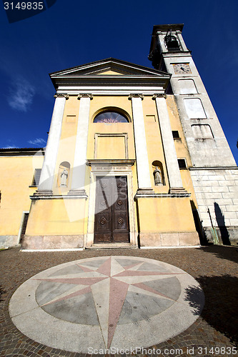 Image of in  the solbiate arno  old   church  closed brick  sidewalk ital