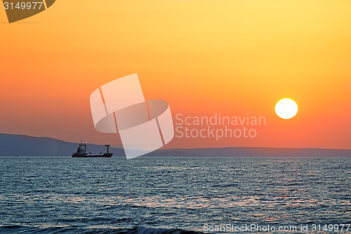 Image of Landscape: sunsets on the sea.