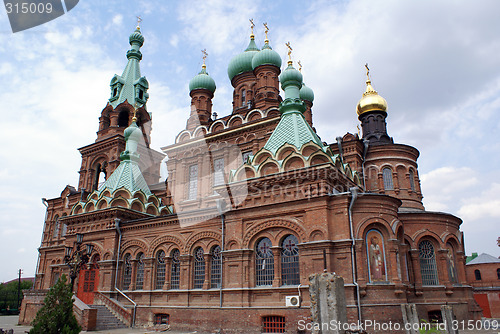 Image of Red brick church