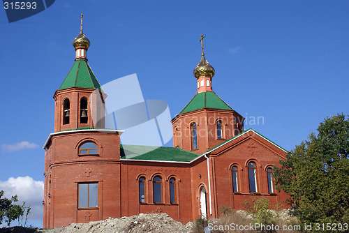 Image of Red brick church