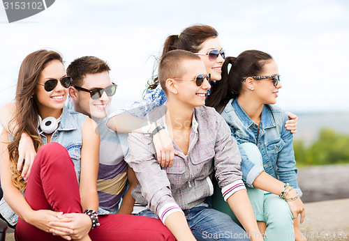 Image of group of teenagers hanging out