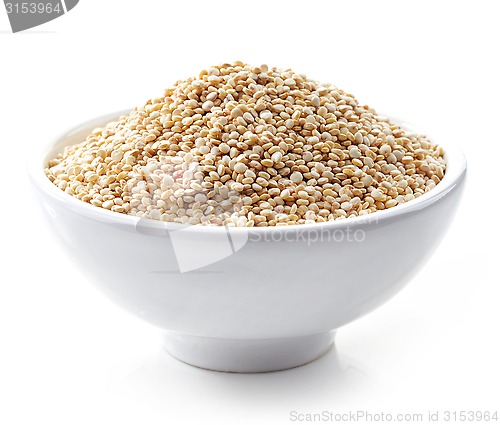 Image of bowl of white quinoa seeds