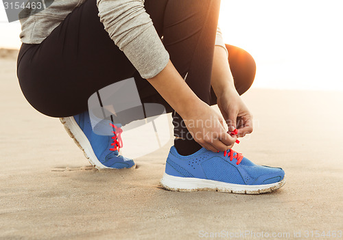 Image of Tying the shoelaces