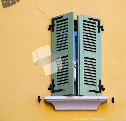 Image of abbiate varese italy abstract  window   green   yellow wall