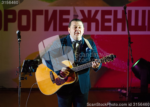 Image of Igor Sarukhanov with a gitar