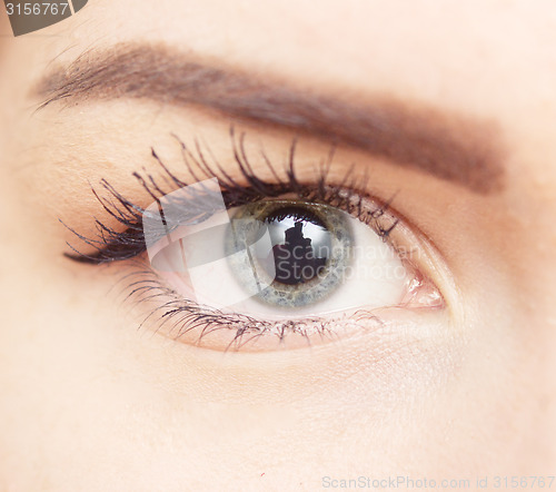 Image of woman eye