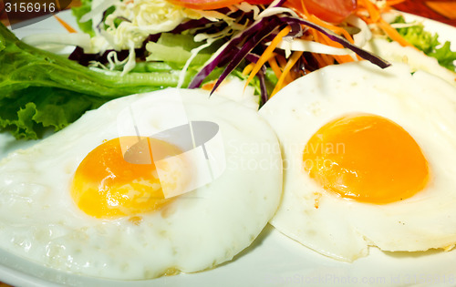 Image of fried eggs