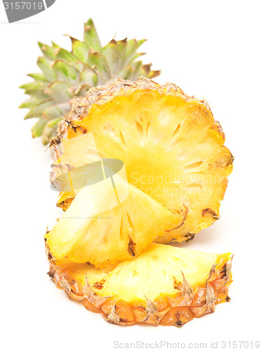 Image of ripe pineapple