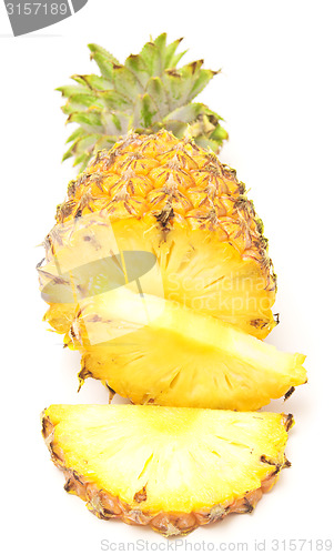 Image of ripe pineapple